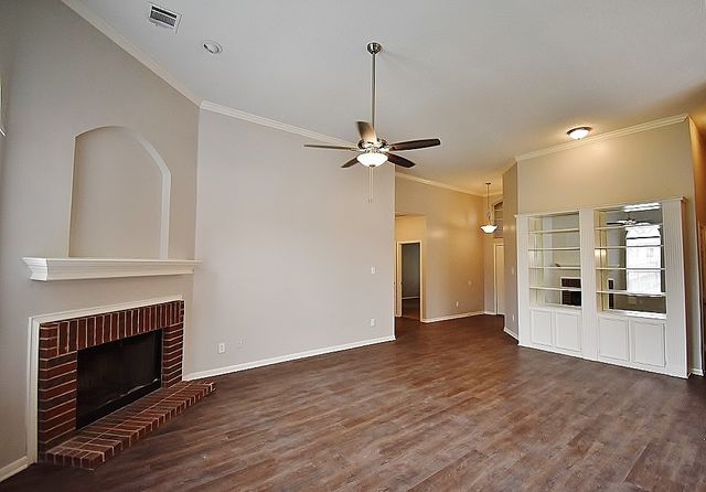 1402 Lost Creek Drive, Desoto, TX 75115