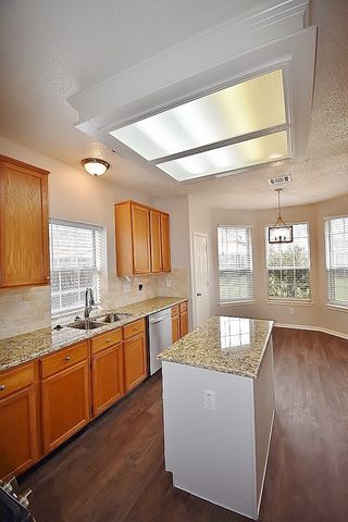 1402 Lost Creek Drive, Desoto, TX 75115