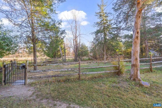 5905 WESTON LN, Crozet, VA 22932