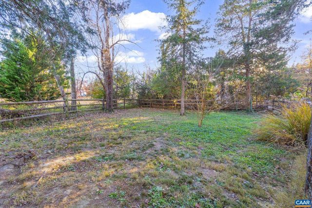 5905 WESTON LN, Crozet, VA 22932