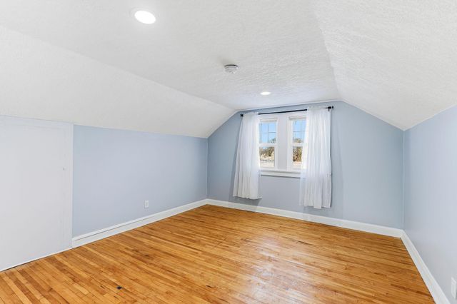 892 Cook Avenue E, Saint Paul, MN 55106