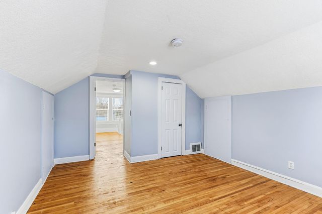 892 Cook Avenue E, Saint Paul, MN 55106