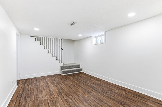 892 Cook Avenue E, Saint Paul, MN 55106