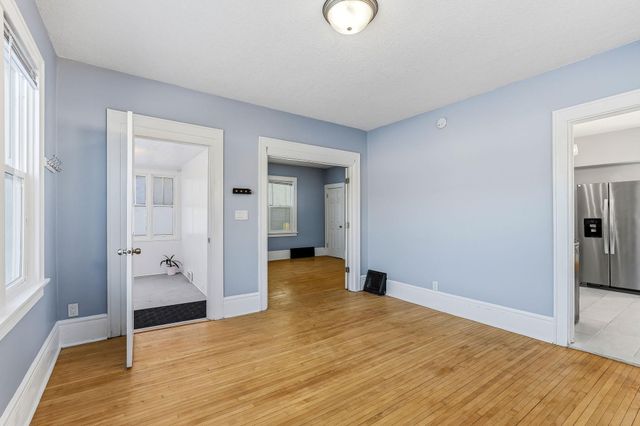 892 Cook Avenue E, Saint Paul, MN 55106