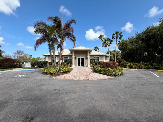 6295 33rd Manor, Vero Beach, FL 32966