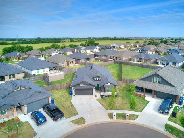 701 Caladium Drive, Yukon, OK 73099