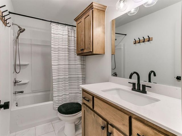 701 Caladium Drive, Yukon, OK 73099