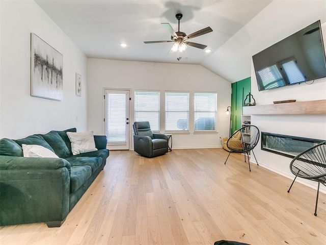 701 Caladium Drive, Yukon, OK 73099