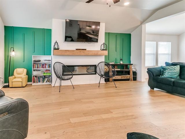 701 Caladium Drive, Yukon, OK 73099