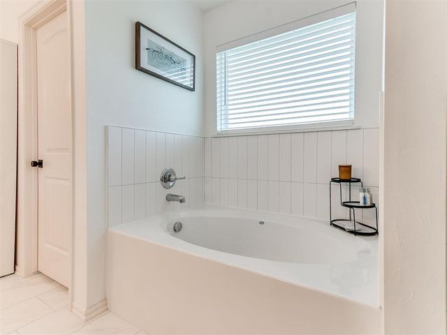 701 Caladium Drive, Yukon, OK 73099