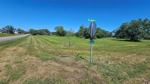 1601 Old Henry Court, Angleton, TX 77515