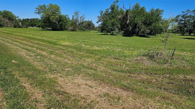 1601 Old Henry Court, Angleton, TX 77515