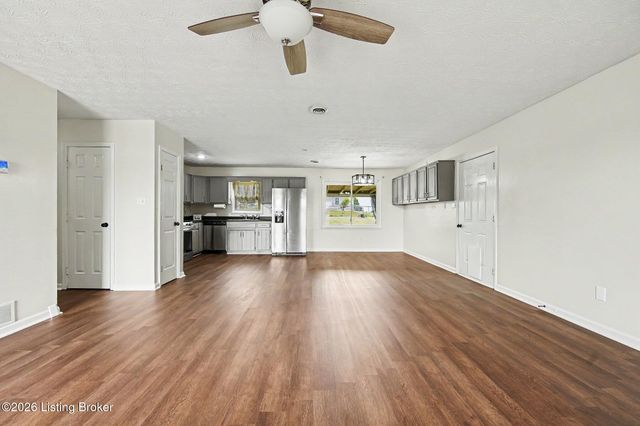 200 Grant Dr, Lawrenceburg, KY 40342
