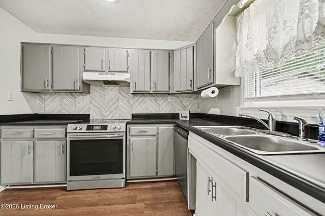 200 Grant Dr, Lawrenceburg, KY 40342