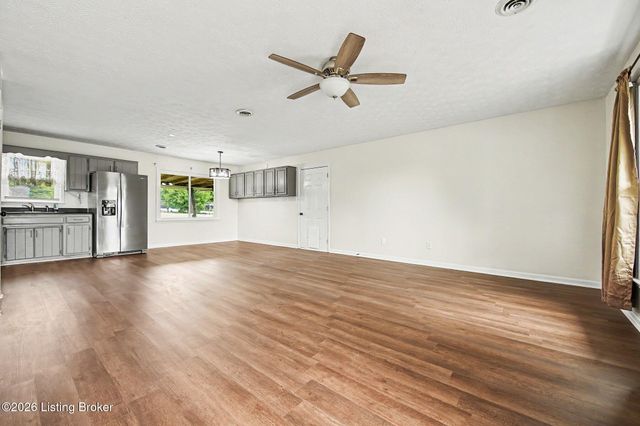 200 Grant Dr, Lawrenceburg, KY 40342