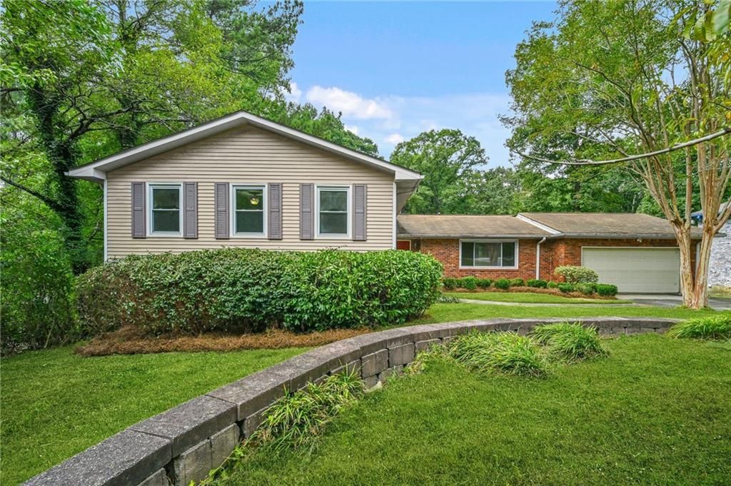 2145 Datona Drive SW, South Fulton, GA 30331