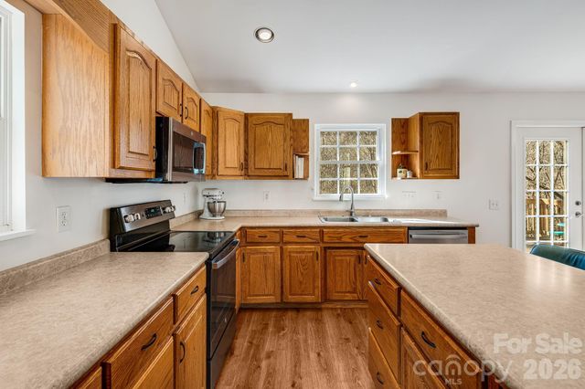 348 Big Raven Lane, Saluda, NC 28773