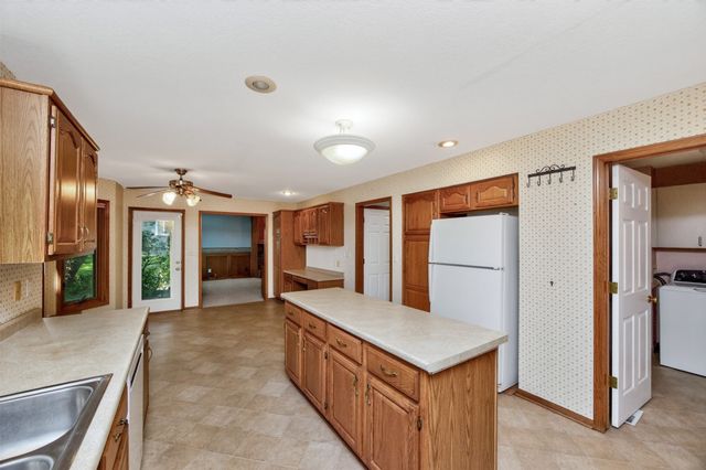 10022 Valdez Drive, Urbandale, IA 50322