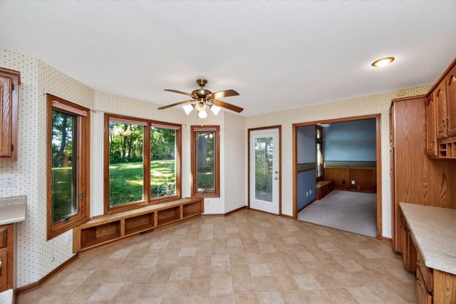 10022 Valdez Drive, Urbandale, IA 50322