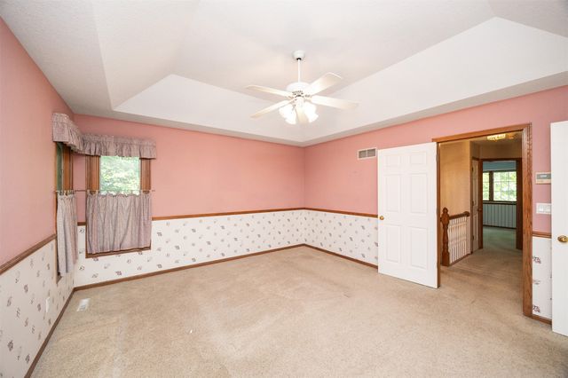 10022 Valdez Drive, Urbandale, IA 50322