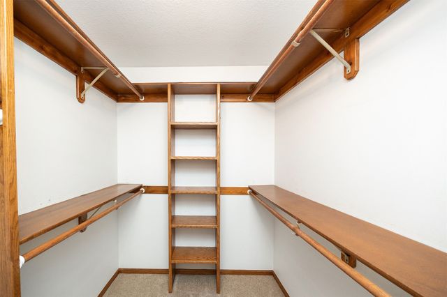 10022 Valdez Drive, Urbandale, IA 50322