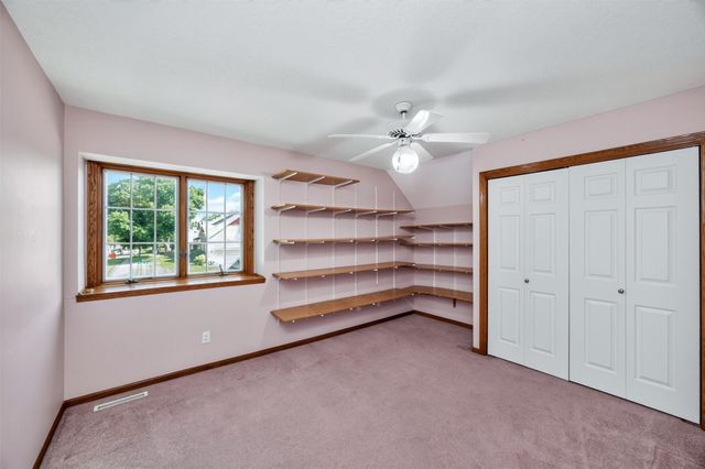 10022 Valdez Drive, Urbandale, IA 50322