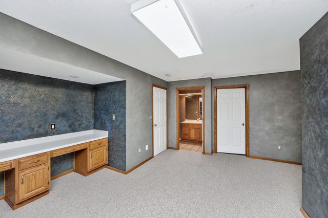 10022 Valdez Drive, Urbandale, IA 50322