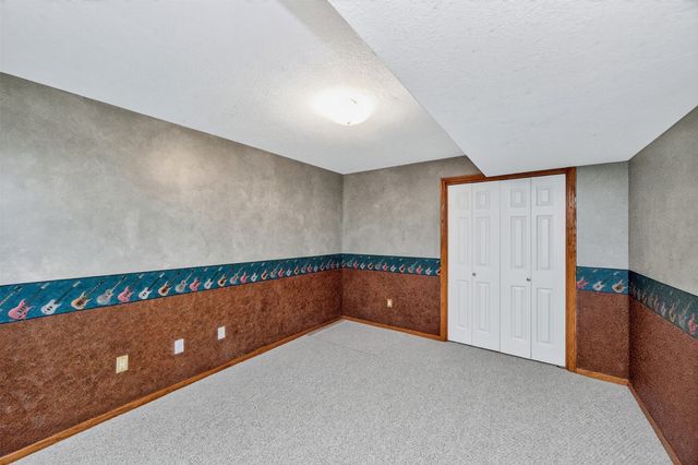 10022 Valdez Drive, Urbandale, IA 50322
