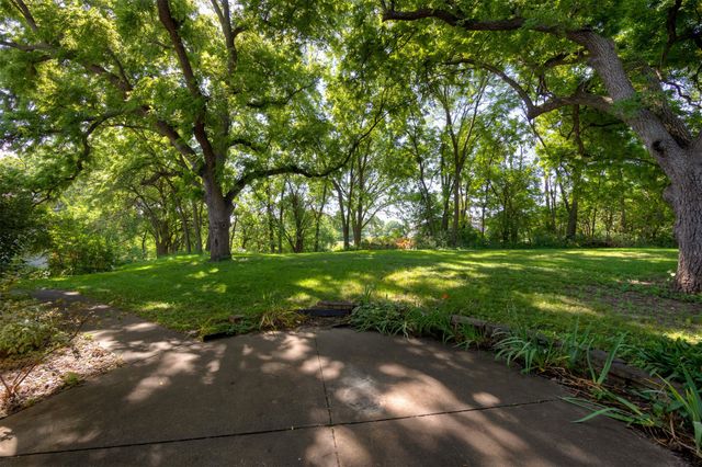10022 Valdez Drive, Urbandale, IA 50322