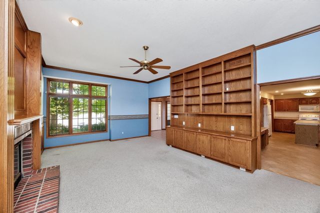 10022 Valdez Drive, Urbandale, IA 50322