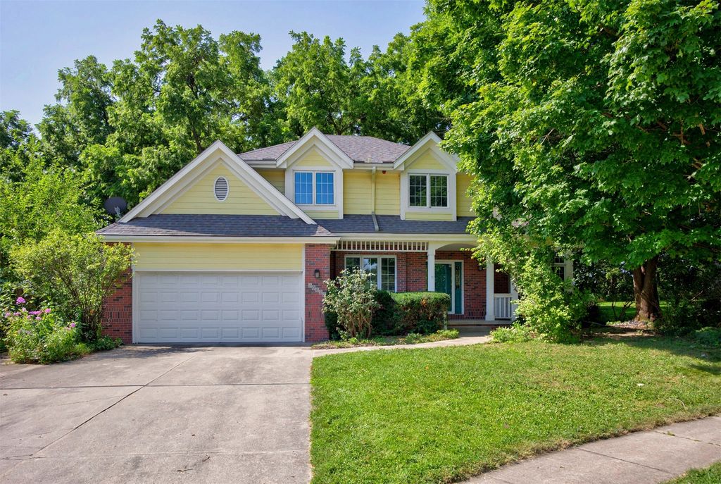 10022 Valdez Drive, Urbandale, IA 50322