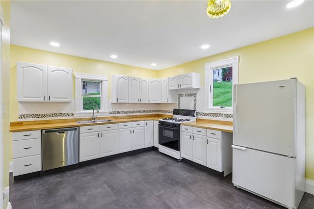 1112 Oneil Blvd, Mckeesport, PA 15132