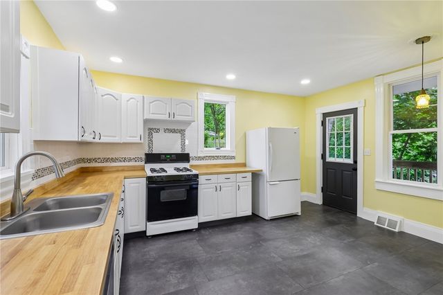 1112 Oneil Blvd, Mckeesport, PA 15132