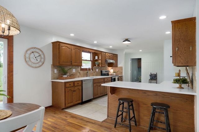 8383 W Sunset Drive, Springfield, MO 65802
