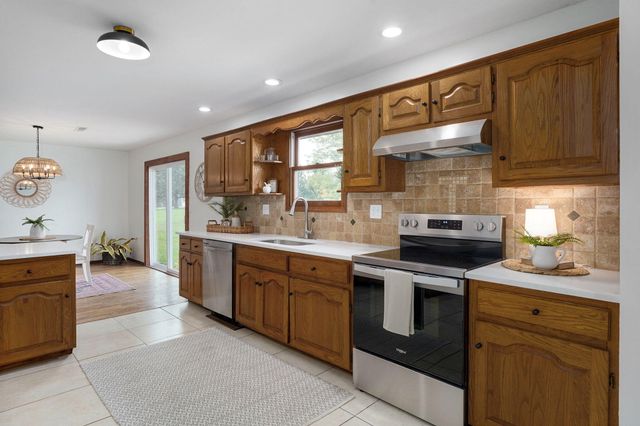 8383 W Sunset Drive, Springfield, MO 65802