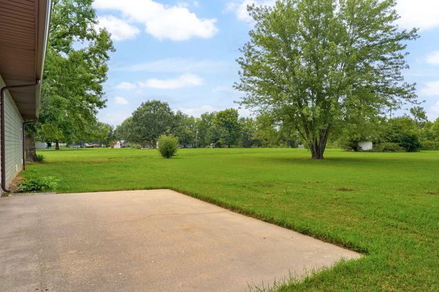 8383 W Sunset Drive, Springfield, MO 65802