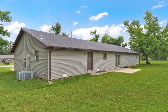 8383 W Sunset Drive, Springfield, MO 65802