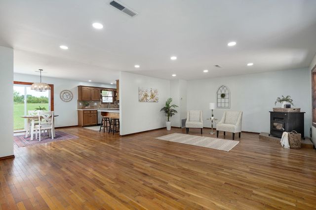 8383 W Sunset Drive, Springfield, MO 65802