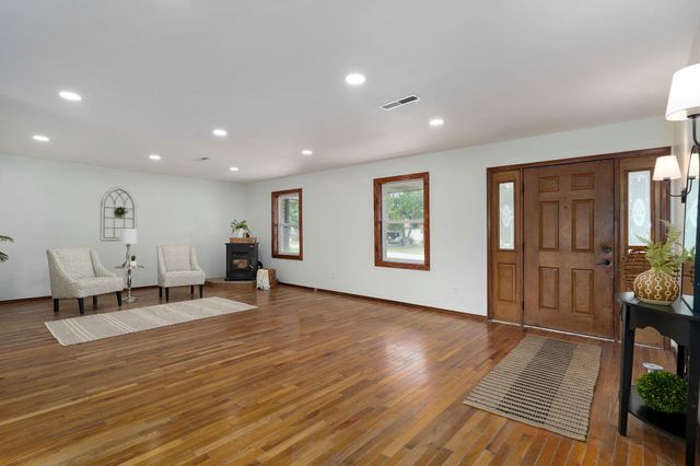 8383 W Sunset Drive, Springfield, MO 65802
