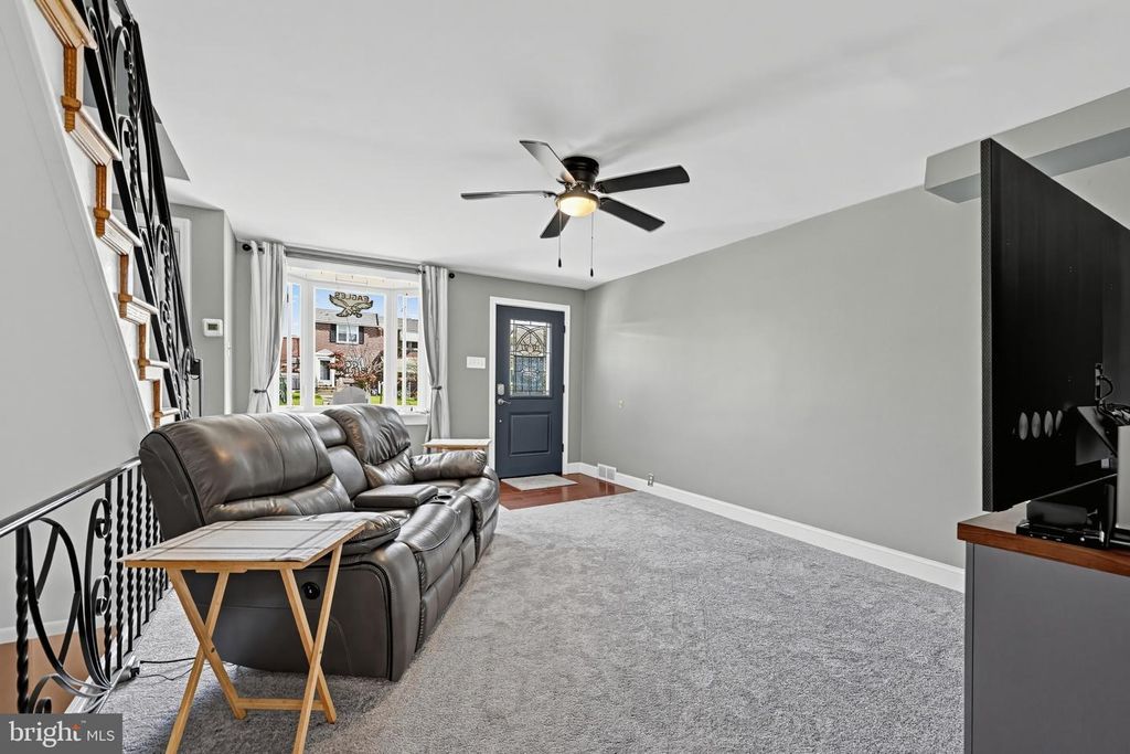 804 HILLCREST DR, GLENOLDEN, PA 19036 — photo 4