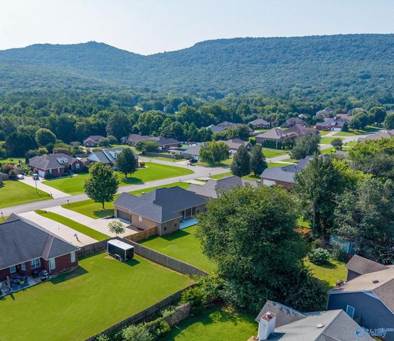 144 Valley Stone Road, Huntsville, AL 35811