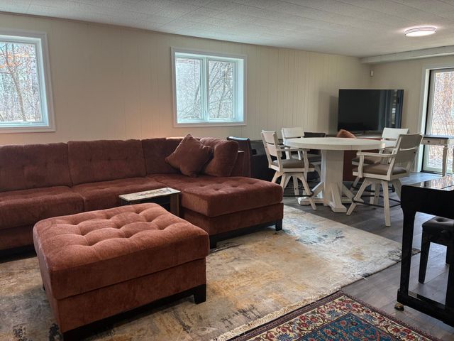 23 Evergreen Road, North Oaks, MN 55127