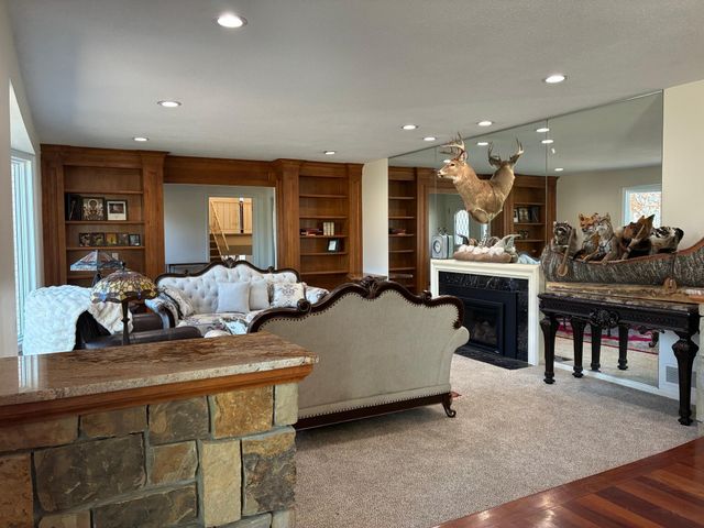 23 Evergreen Road, North Oaks, MN 55127