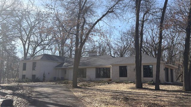 23 Evergreen Road, North Oaks, MN 55127