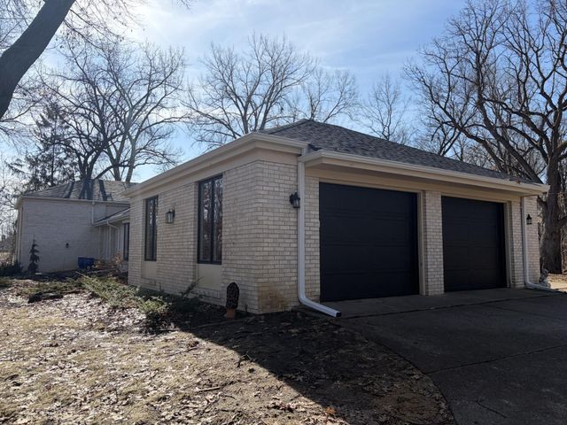 23 Evergreen Road, North Oaks, MN 55127