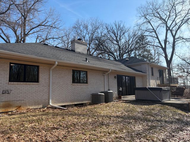 23 Evergreen Road, North Oaks, MN 55127