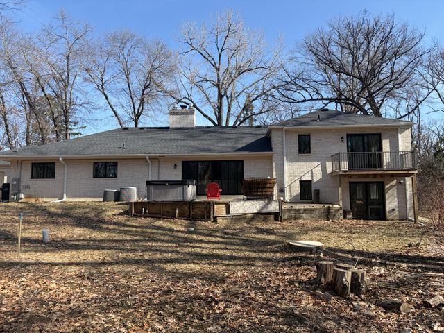 23 Evergreen Road, North Oaks, MN 55127