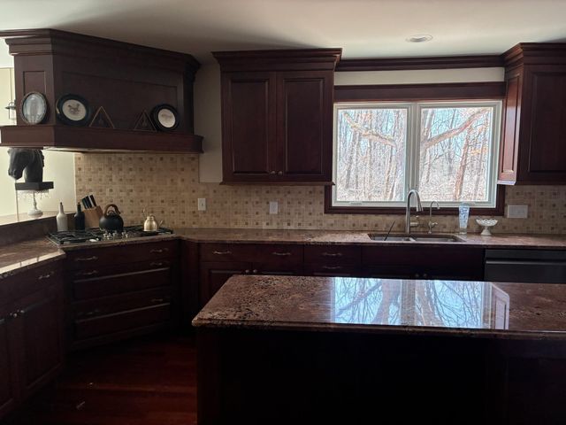 23 Evergreen Road, North Oaks, MN 55127