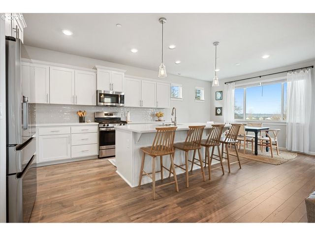 6439 N 87TH Ct, Camas, WA 98607