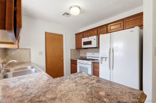 403 SW 2nd Street, Wagoner, OK 74467